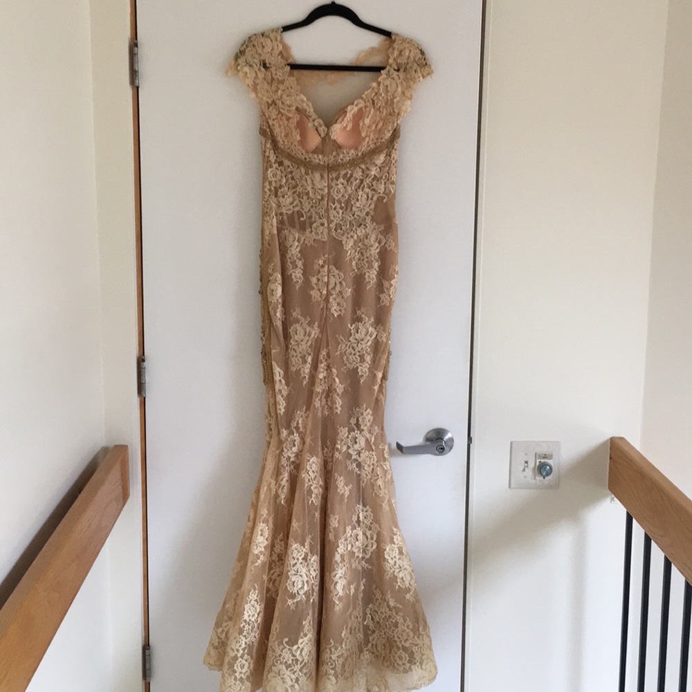 Dress - Picture 2 of 5